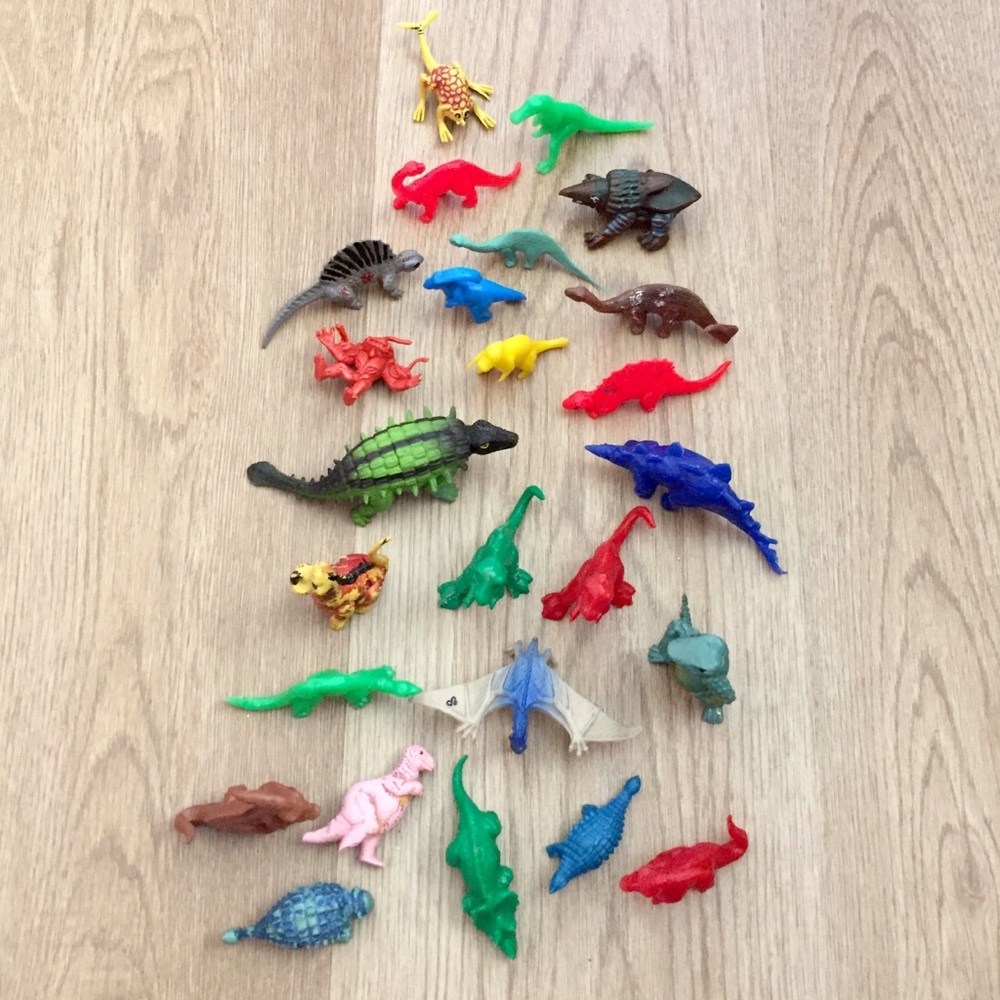 GUC 25-pcs Plastic/PVC Dinosaurs Figurine Toys Lot